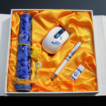 青花瓷四件套（真瓷筆+鼠標(biāo)+8GU盤(pán)+綢緞鼠標(biāo)墊）